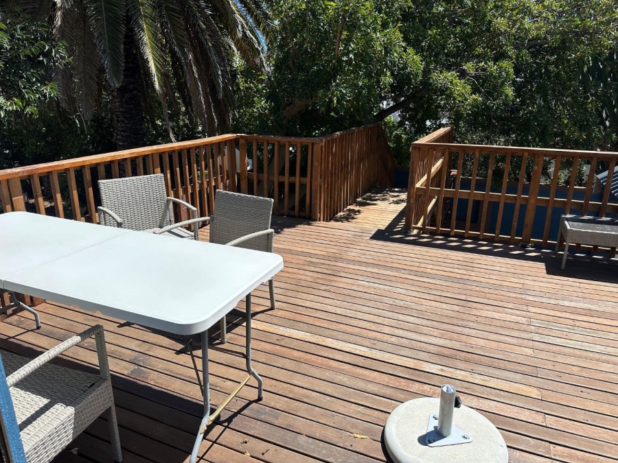 To Let 2 Bedroom Property for Rent in Vredehoek Western Cape